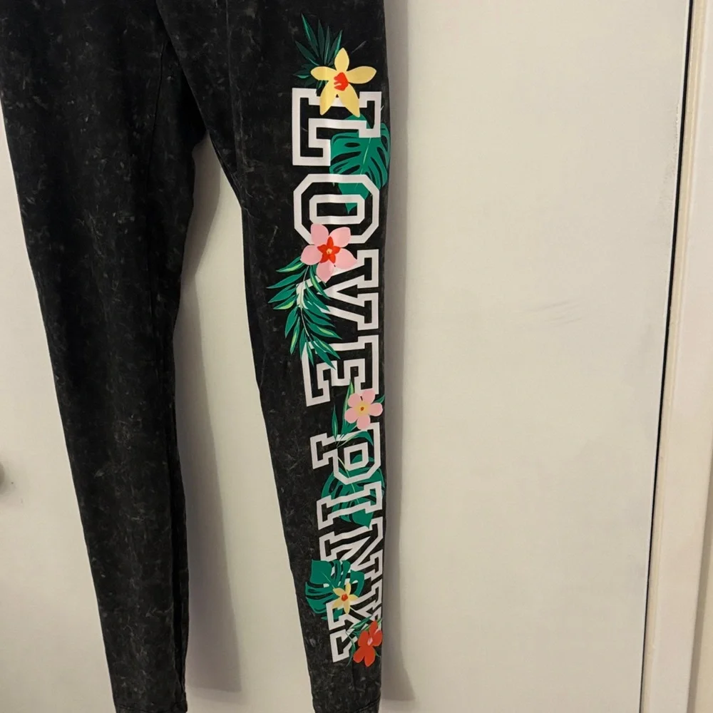 Black “PINK VICTORIA’S SECRET ” Leggings with Floral Print - Picture 2 of 3